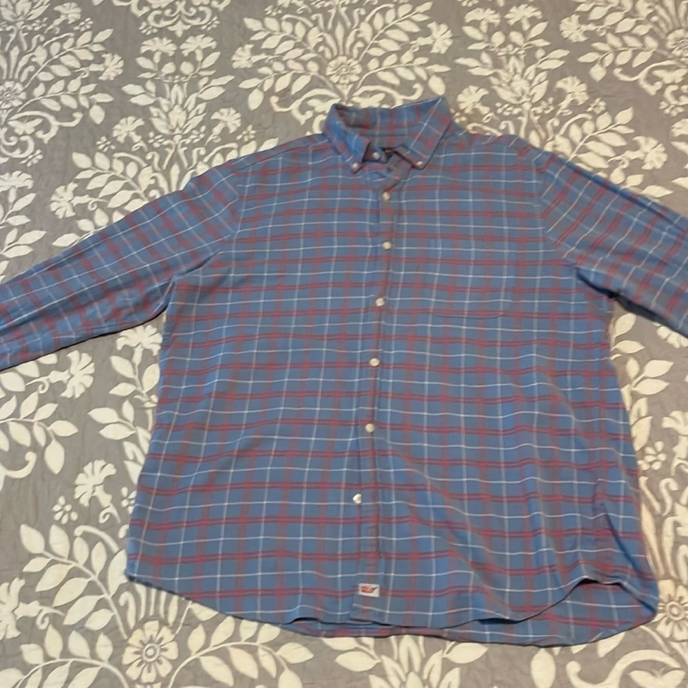 Men’s long sleeve vineyard vine button up